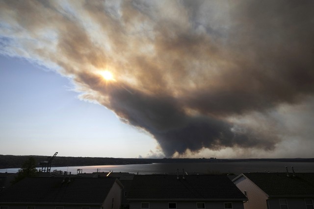 Pożary trawią okolice Halifax - stolicy Nowej Szkocji
