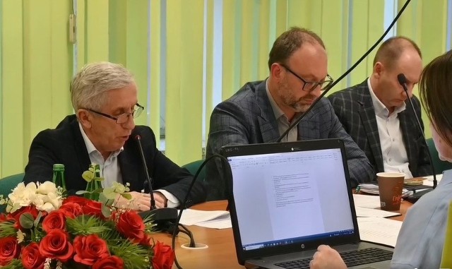 W piątek, 23 lutego odbyło się posiedzenie komisji, na której Adam Bodzioch, burmistrz miasta i gminy Kazimierza Wielka przedstawił projekt uchwały w sprawie utworzenia użytku ekologicznego.