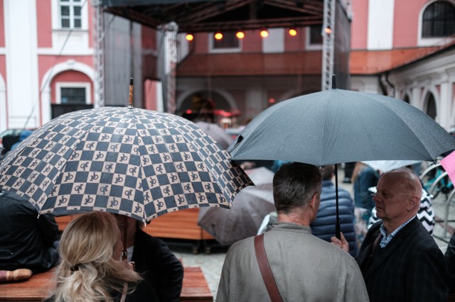 Choć tydzień będzie ciepły, od środy do piątku mogą wystąpić przelotne deszcze