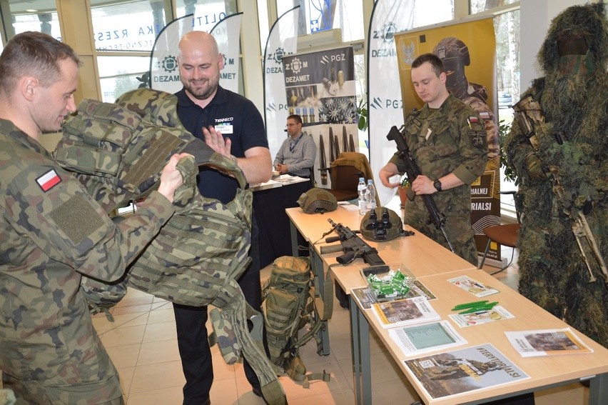 Dzień Otwarty Wydziału Mechaniczno-Technologicznego Politechniki Rzeszowskiej w Stalowej Woli. Zobacz zdjęciach