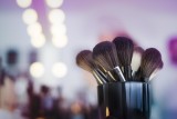 Najpopularniejsze trendy w makijażu 2022. Niektóre akcenty już od dawna cieszą się popularnością i nadal są w czołówce