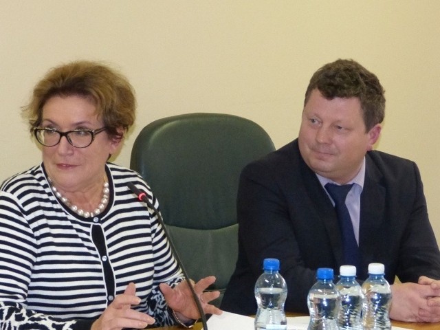 W tej kadencji pracą Rady Miasta kierować będą dwie osoby - przewodnicząca Irena Renduda - Dudek i jej zastępca Stanisław Choinka, oboje z komitetu Jarosława Górczyńskiego.