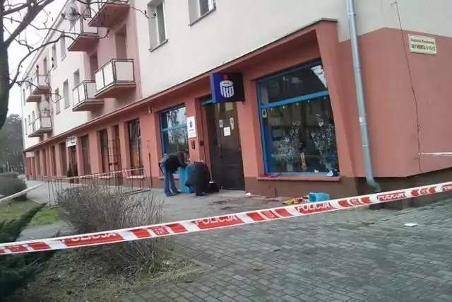 Do napadu na bank doszło 10 kwietnia około 11.00 na osiedlu Blachownia w Kędzierzynie-Koźlu.