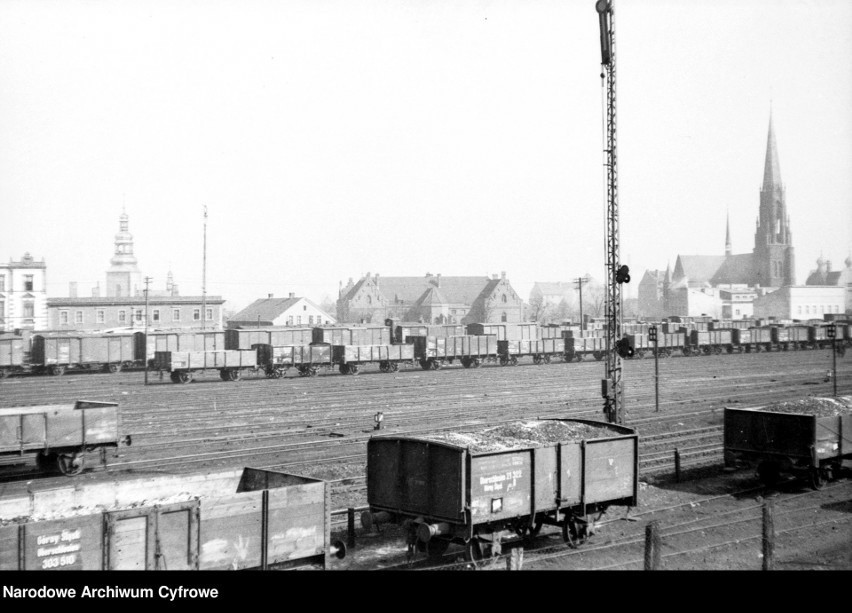 Mysłowice w okresie międzywojennym na archiwalnych fotografiach. Zobacz, jak wyglądało miasto przed stu laty!