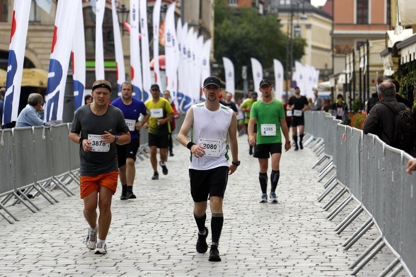 Maraton Wrocław - ZDJĘCIA - zawodnicy z numerami 3801 - 4000