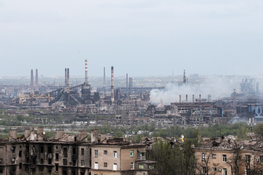 Mariupol: Rosjanie wyrzuceni z hut Azowstalu. Sytuacja obrońców i cywilów jest jednak dramatyczna