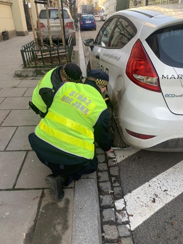 Nieśmieszny psikus. Straż Miejska ofiarą żartownisia