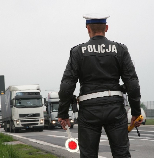 Polcija zapowiada wzmożone kontrole ciężarówek.