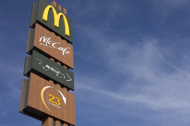 McDonald's chce wprowadzić biodegradowalne opakowania. Ma to zrobić do 2025 roku