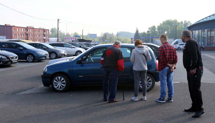 Giełda samochodowa w Mysłowicach jest otwarta pierwszy raz...