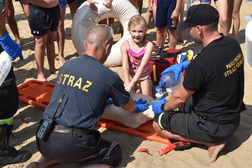 Wypoczywający na plaży miejskiej w Rudniku mieli okazję...