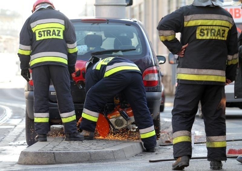 Wrocław: Wypadek na Poniatowskiego. Cztery osoby ranne (ZDJĘCIA)