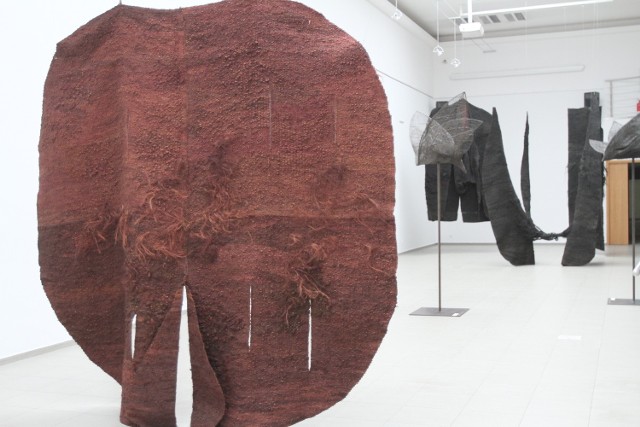 "Magdalena Abakanowicz. Opus et fabulas" - wystawa towarzyszących 14. Międzynarodowemu Triennale Tkaniny - Łódź 2013 w Miejskiej Galerii Sztuki w Łodzi.