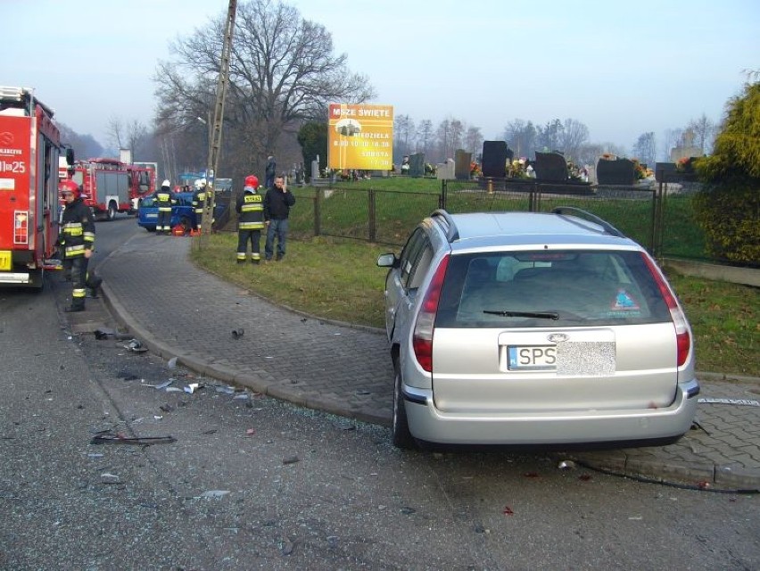Wypadek w Warszowicach na DK 81: Opel zderzył się z fordem [ZDJĘCIA Z WYPADKU]