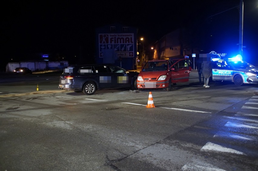 Wypadek na ulicy Garncarskiej w Słupsku. Dwie osoby w szpitalu [ZDJĘCIA]