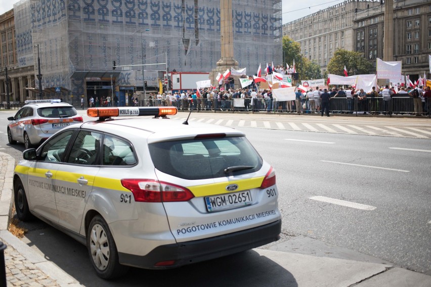 Warszawa: Rolnicy protestowali przeciwko niskim cenom skupu