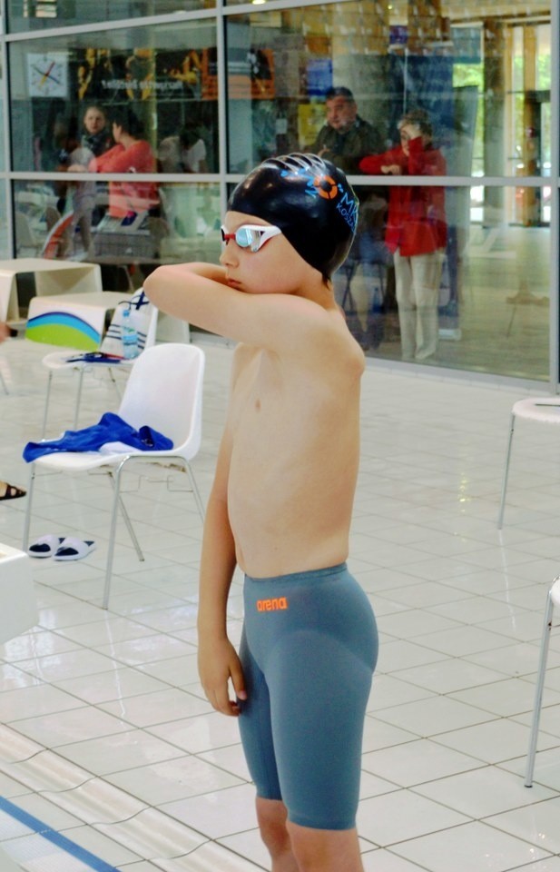 Młody pływak Eryk Korona z Koszalina z czterema medalami 