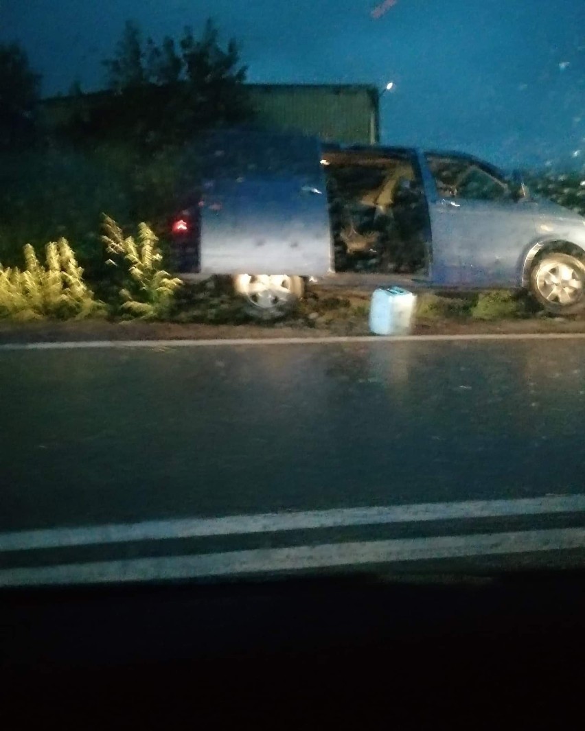 Gmina Słomniki. Wypadek w Czechach na drodze wojewódzkiej nr 775. Są osoby poszkodowane