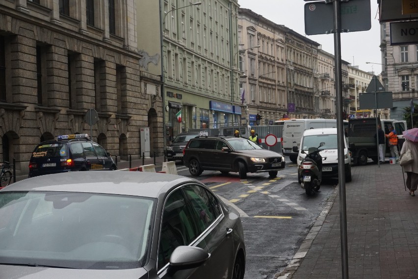 Kierowcy nie wiedzą, jak jechać w centrum. Wszystko przez remont św. Marcina [WIDEO]