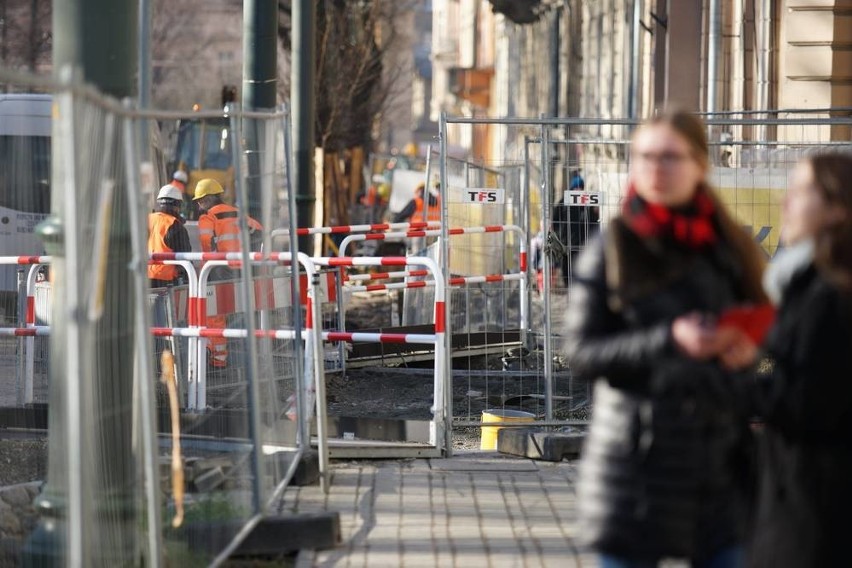 Remont ulicy Dunajewskiego z dwutygodniowym poślizgiem [ZDJĘCIA]