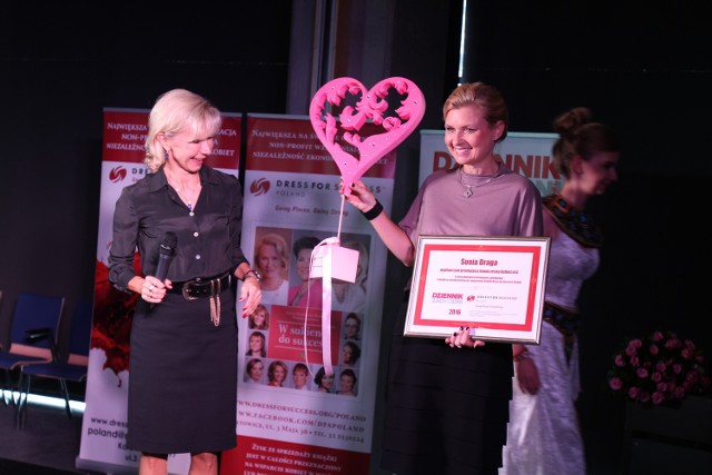 Gala Dress for Success jest okazją do spotkania i wymiany doświadczeń kobiet sukcesu, dla których istotne jest społeczne wsparcie potrzebujących oraz charytatywna pomoc kobietom na rynku pracy i dzielenie się osiągnięciami. W konferencji brało udział ponad 600 najbardziej aktywnych kobiet województwa śląskiego i innych regionów kraju. W jego trakcie został nadany, już po raz siódmy, tytuł Damy Roku Dress for Success, po raz czwarty tytuł Beneficjentki Roku, po raz pierwszy tytuł Eko-Kobiety Śląska. Gośćmi honorowymi gali były Dorota Soszyńska i Krystyna Kaszuba.Głównymi partnerami spotkania, obok Dress for Success Poland, są WFOŚiGW w Katowicach, Śląskie Targi Książki i „Dziennik Zachodni”. 