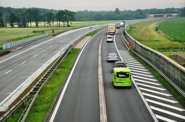 W środę (22 czerwca) zakończy się remont opolskiego odcinka autostrady A4 od węzła „Opole Zachód” do węzła „Brzeg” (ok. 28 km). Rano do ruchu zostanie oddany ostatni, czyli czwarty wyremontowany w tym roku fragment jezdni w kierunku Wrocławia.