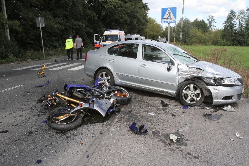 Wypadek z udziałem motocyklisty na ul. Tomaszowskiej w Łodzi