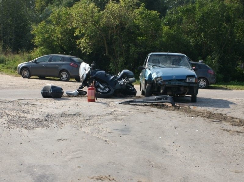 Słomianka: Wypadek. Zderzenie cinquecento z motocyklem (zdjęcia)