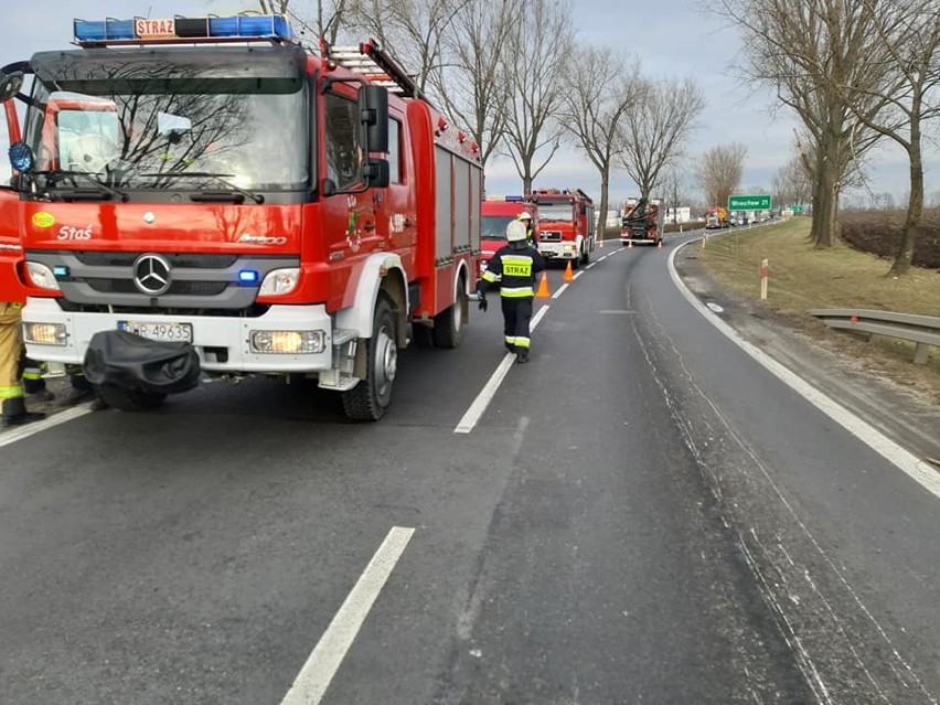 Wypadek czterech samochodów na DK8. Jedna osoba ranna [ZDJĘCIA]