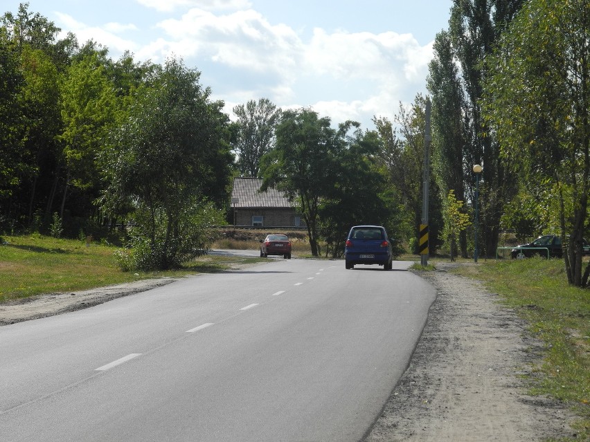 Białystok. Słup stojący przy ulicy jest nie do ruszenia (zdjęcia, wideo)