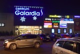 Starachowickie Centrum Galardia już w świątecznej odsłonie. Piękne dekoracje uprzyjamniają robienie zakupów. Zobacz zdjęcia