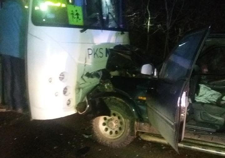 Czarna Białostocka. Groźny wypadek. Autobus zderzył się z daewoo. W środku były dzieci