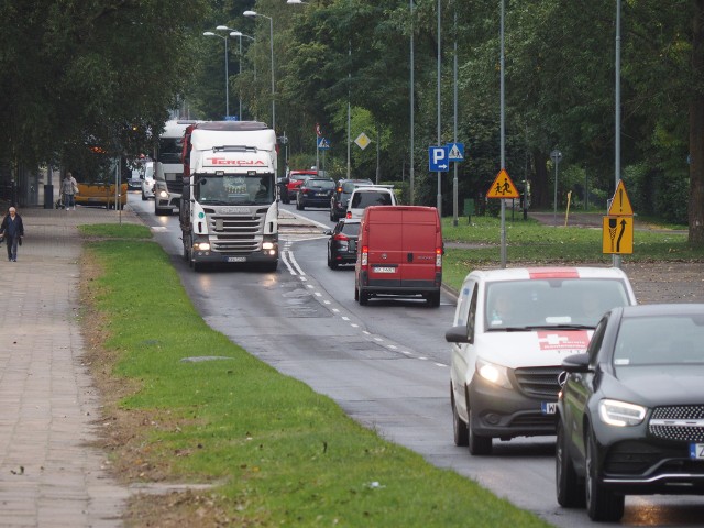 Ulica Orląt Lwowskich w Koszalinie: na środę zaplanowane zostało frezowanie asfaltu. Utrudnień spodziewajmy się aż do grudnia