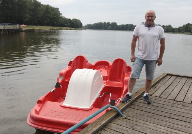 - Na Borkach mamy dwa miejsca do kąieli, jest też wypożyczalna sprzętu - mówi Marek Kutkiewicz, kierownik ośrodka Borki.