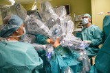 Operacje robotem da Vinci we Wrocławiu będą refundowane. Skorzystają chorzy mężczyźni [ZDJĘCIA]