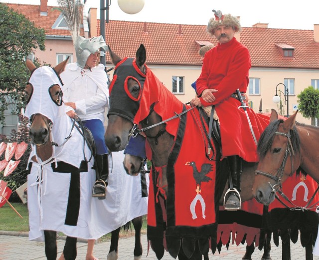 a rynku w Radziejowie zaprezentują się rycerze obu walczących stron: króla Władysława Łokietka i Krzyżaków.