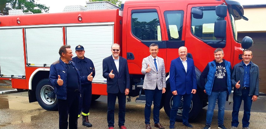 Druhowie z Ochotniczej Straży Pożarnej w Łaziskach otrzymali...