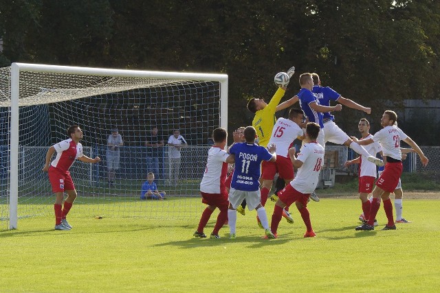 W sobotnim meczu 6. kolejki IV ligi, Pogoń Mogilno wygrała na własnym stadionie z Unią/Drobex Solec Kujawski 1:0 (0:0). Bramkę dla gospodarzy w końcówce spotkania strzelił Wiktor Mrówczyński.