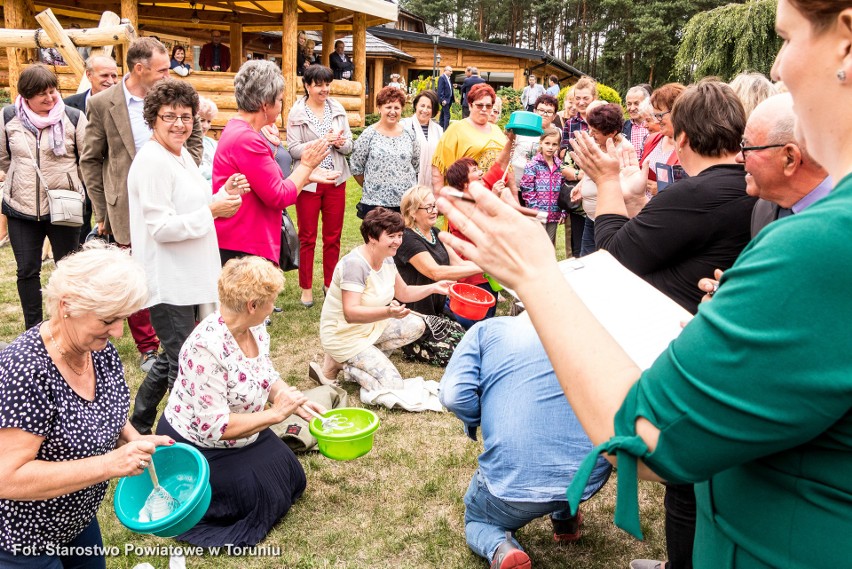 Kwiat polskiej wsi - sołtysi oraz członkinie kół gospodyń...