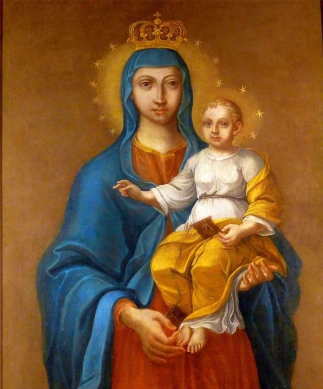 Obraz Matki Bożej Szkaplerznej po konserwacji zajaśniał świeżością.