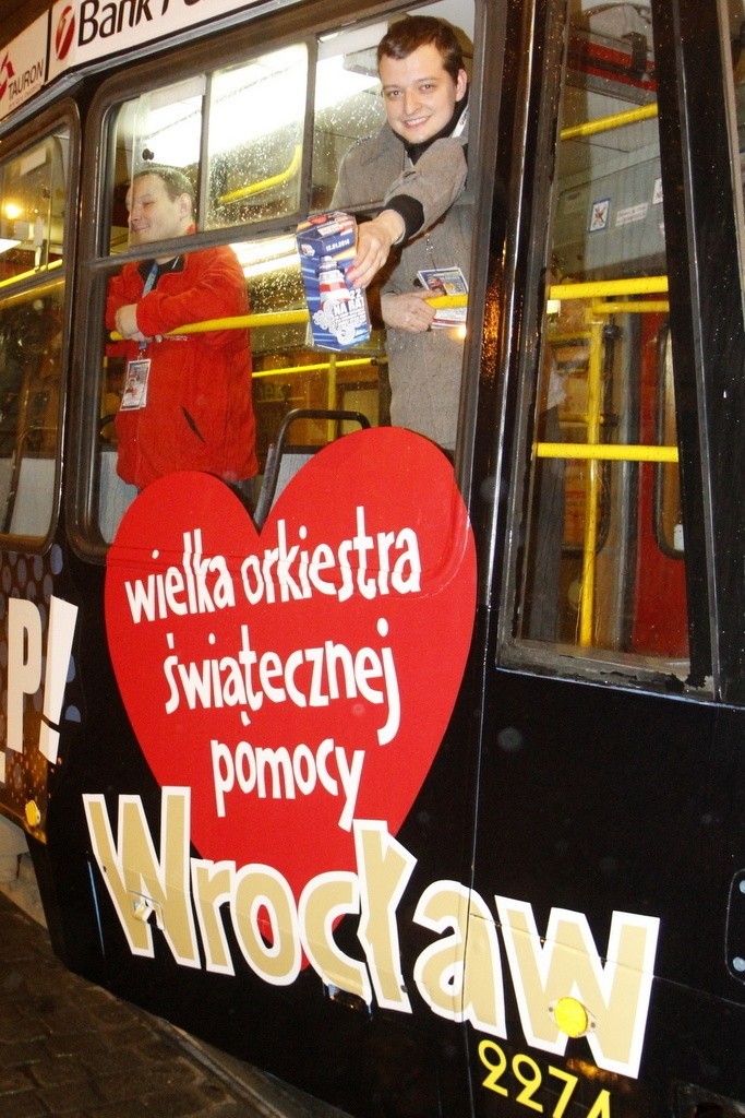 Tramwaj MPK w barwach WOŚP