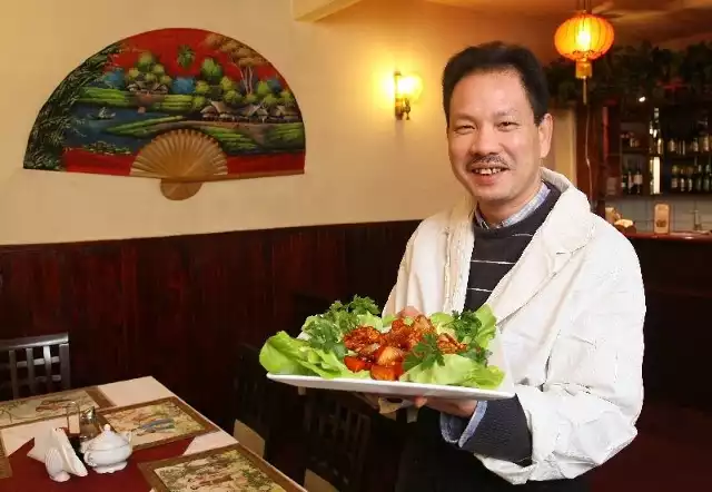 Khoi Nguyen Hoang, właściciel restauracji A Dong Quan zaprasza na przysmaki kuchni orientalnej.