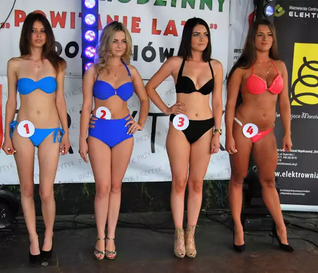 Od lewej: Justyna Paluch, nagroda pocieszenia, Sandra Ziółek, I Wicemiss Lata, Paulina Dalach, Miss Lata Domaniów 2017 i Miss Publiczności oraz Sylwia Maciejewska, II Wicemiss Lata.