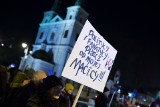 Kraków. Protest kobiet przeciwko zaostrzeniu prawa aborcyjnego [ZDJĘCIA]