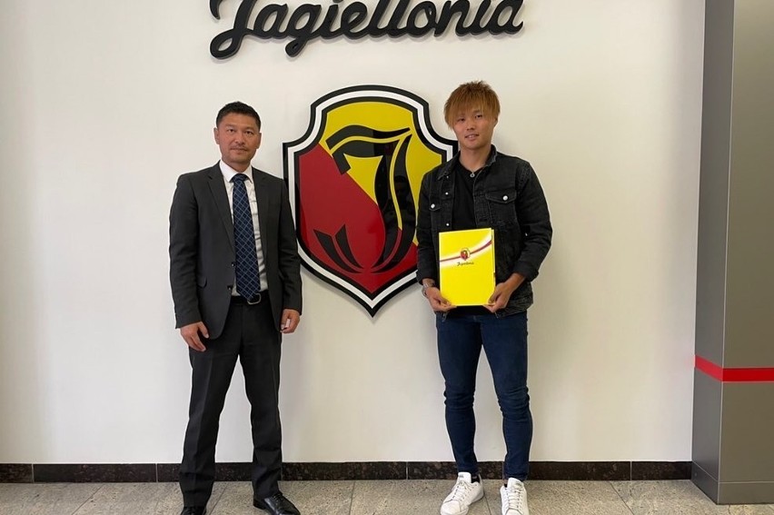 Jagiellonia Białystok ujawniła kadrę na obóz w Turcji. Trener Maciej Stolarczyk zabiera 29 piłkarzy w tym Japończyka Hikaru Matsuiego