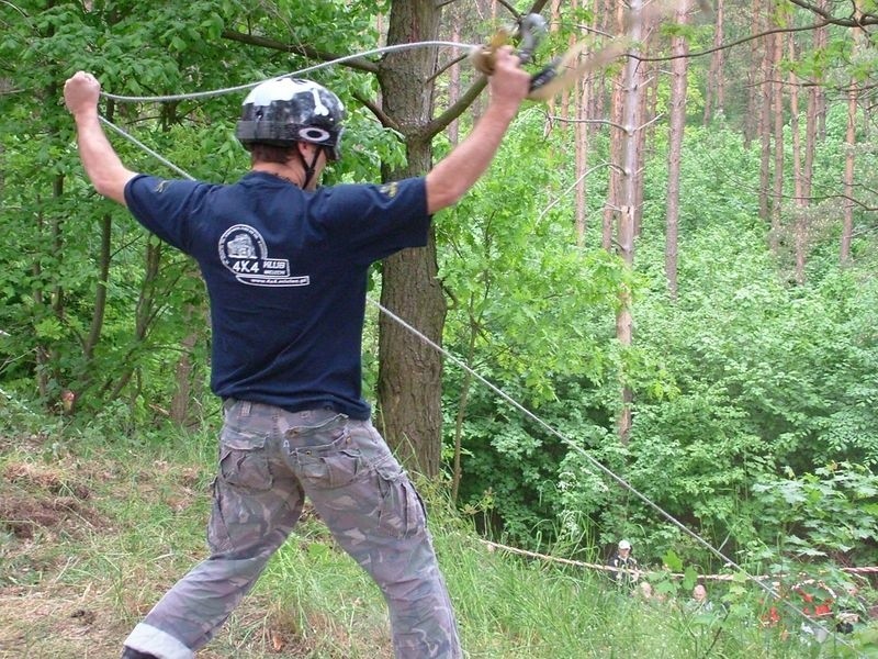 Zdjecia z 8 Rajdu Samochodów Terenowych Magam Trophy w...