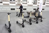Strażnicy miejscy z Łodzi oznakowali już ponad sto hulajnóg. Znakowane są też wózki inwalidzkie, gokarty i przyczepy rowerowe
