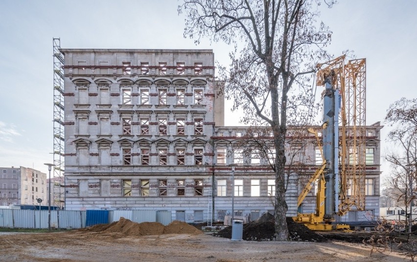 Tak wygląda kamienica na Wyspie Słodowej. Zostały tylko ściany (ZDJĘCIA)