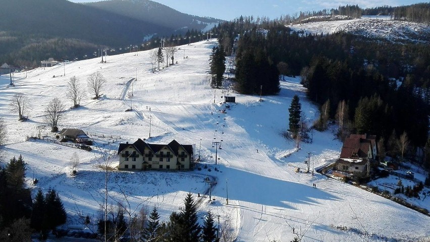 Kolej Baba w Korbielowie [OPIS OŚRODKA, TRASY, WYCIĄGI]