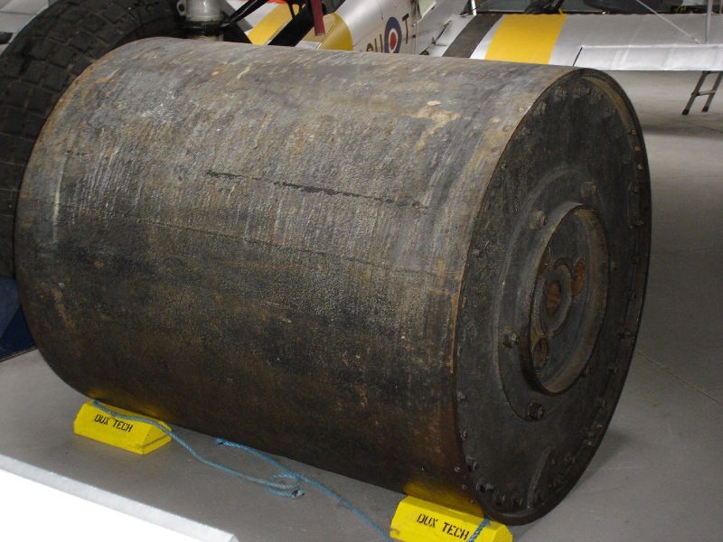 Oryginalna skacząca bomba w Imperial War Museum w Duxford
